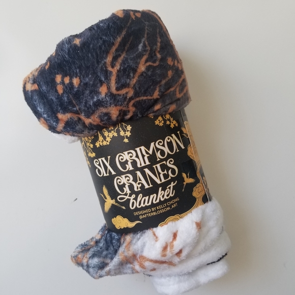 Fairyloot Other - Six Crimson Cranes Fleece Blanket